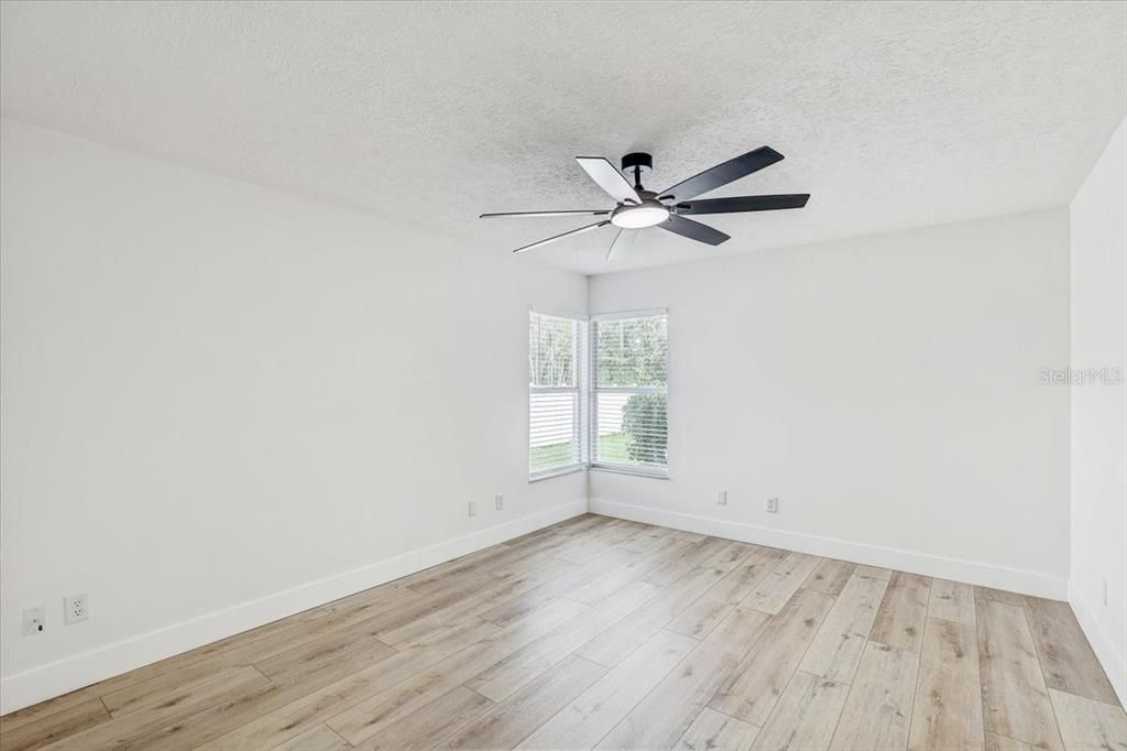 На продажу: $379,900 (3 спален, 2 ванн, 1506 Квадратных фут)