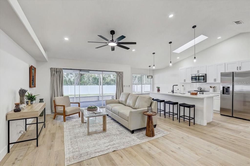 На продажу: $379,900 (3 спален, 2 ванн, 1506 Квадратных фут)