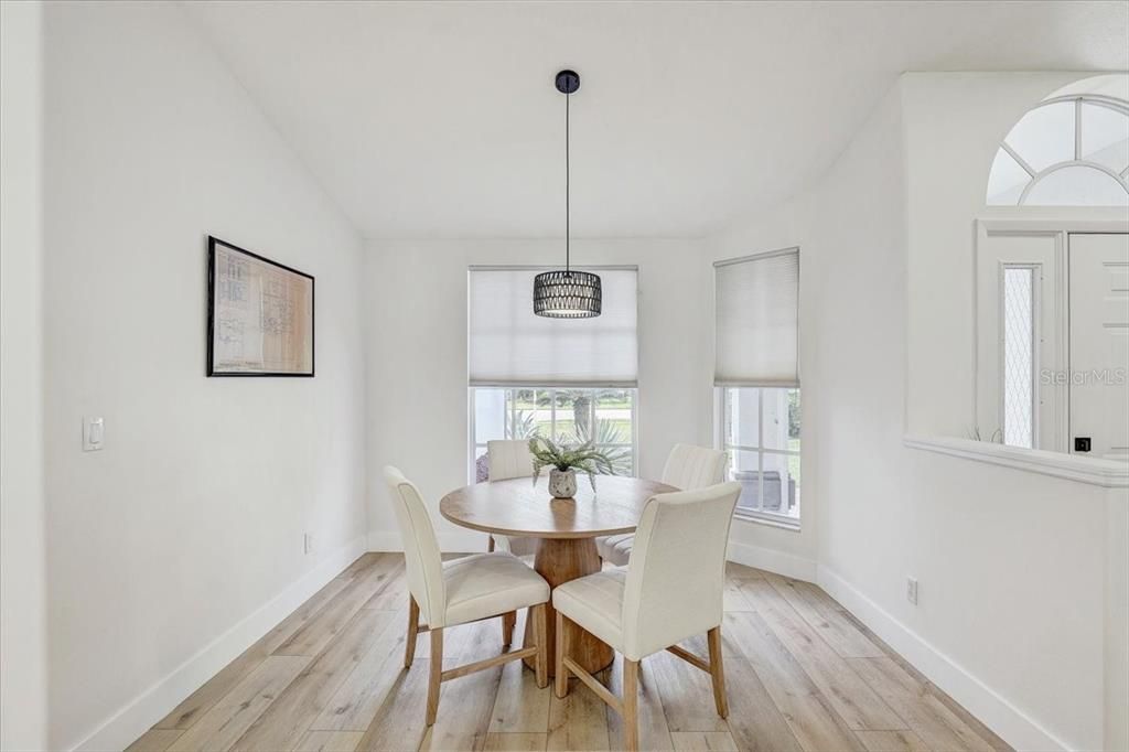 На продажу: $379,900 (3 спален, 2 ванн, 1506 Квадратных фут)