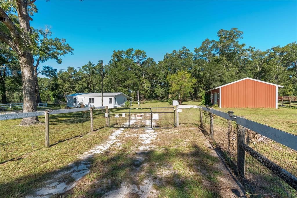 For Sale: $415,000 (3 beds, 2 baths, 1104 Square Feet)