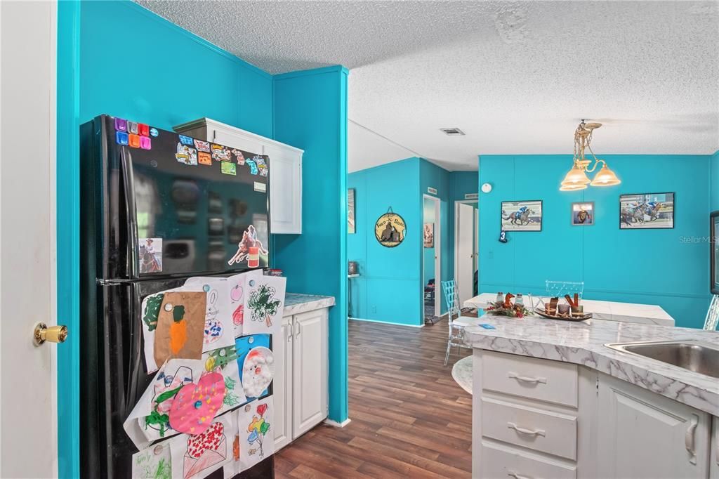 For Sale: $415,000 (3 beds, 2 baths, 1104 Square Feet)