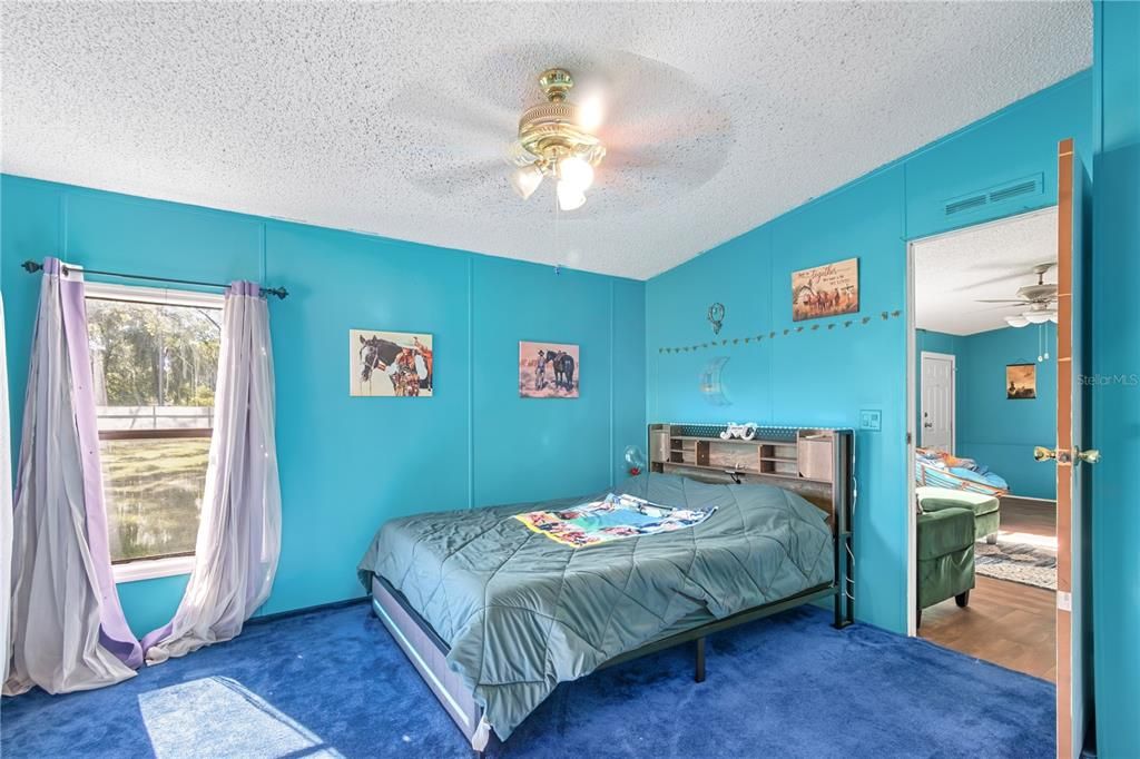 For Sale: $415,000 (3 beds, 2 baths, 1104 Square Feet)