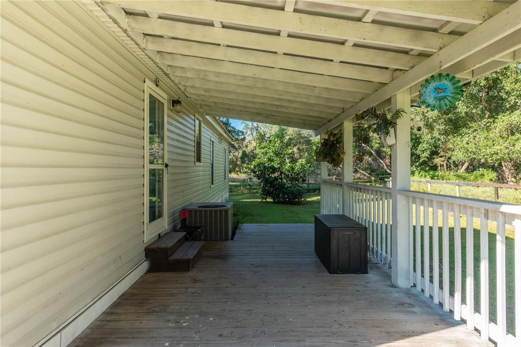 For Sale: $415,000 (3 beds, 2 baths, 1104 Square Feet)