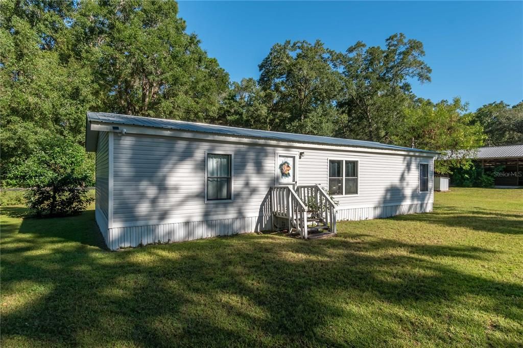 For Sale: $415,000 (3 beds, 2 baths, 1104 Square Feet)