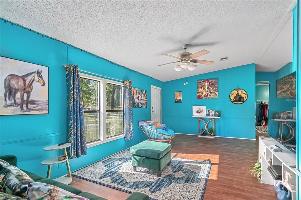 For Sale: $415,000 (3 beds, 2 baths, 1104 Square Feet)