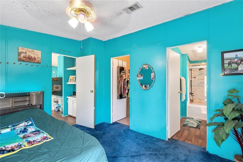 For Sale: $415,000 (3 beds, 2 baths, 1104 Square Feet)