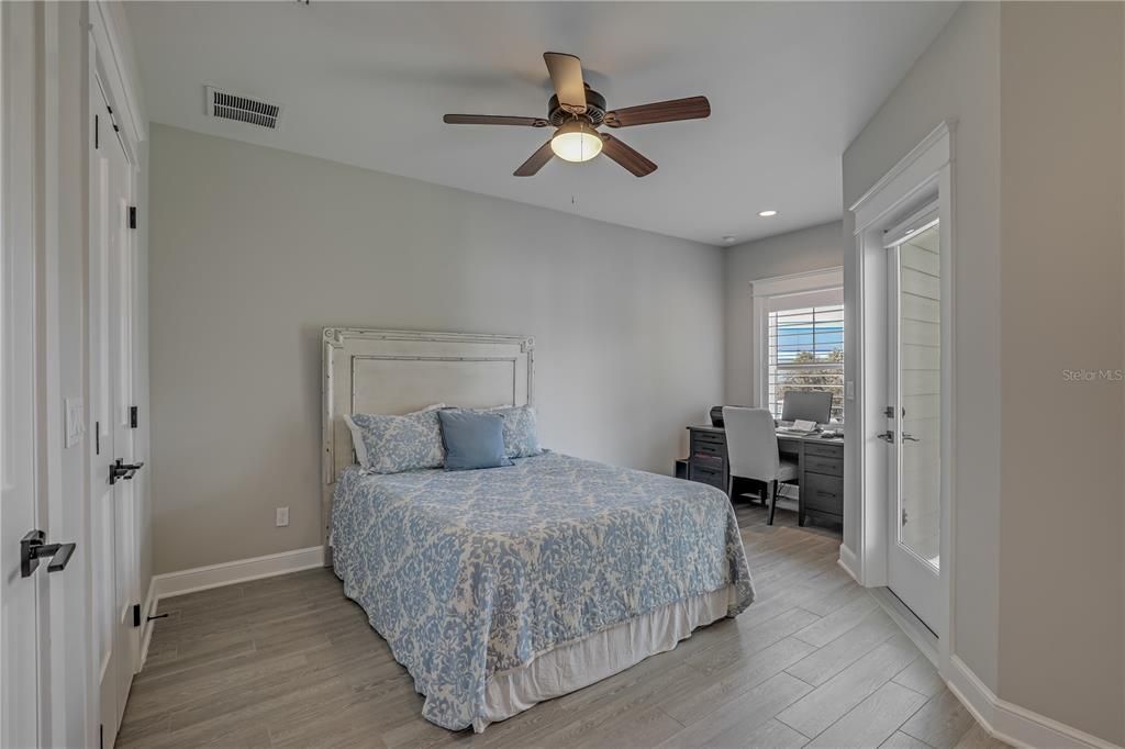 На продажу: $1,395,000 (3 спален, 2 ванн, 2132 Квадратных фут)