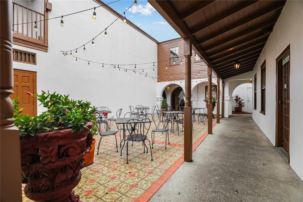 На продажу: $1,395,000 (3 спален, 2 ванн, 2132 Квадратных фут)