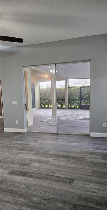 合同活跃: $599,000 (4 贝兹, 3 浴室, 2582 平方英尺)