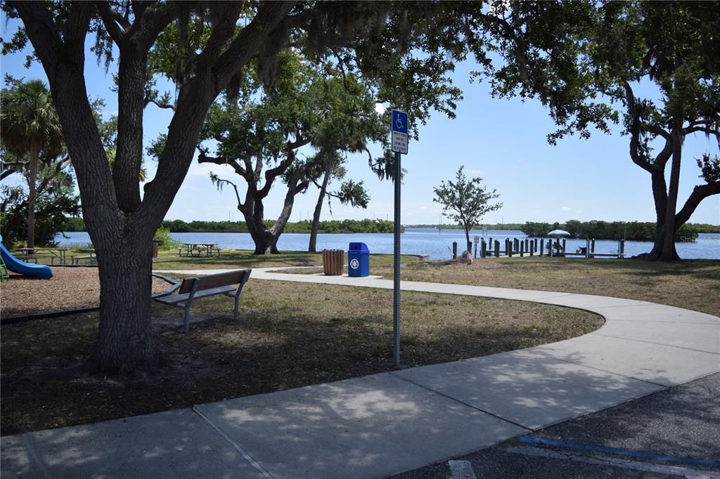 На продажу: $35,000 (0.23 acres)