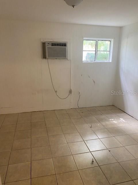 出租: $950 (1 贝兹, 1 浴室, 600 平方英尺)