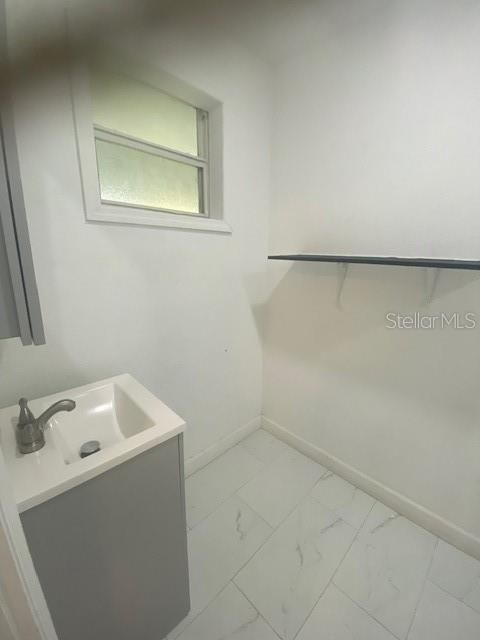 出租: $950 (1 贝兹, 1 浴室, 600 平方英尺)