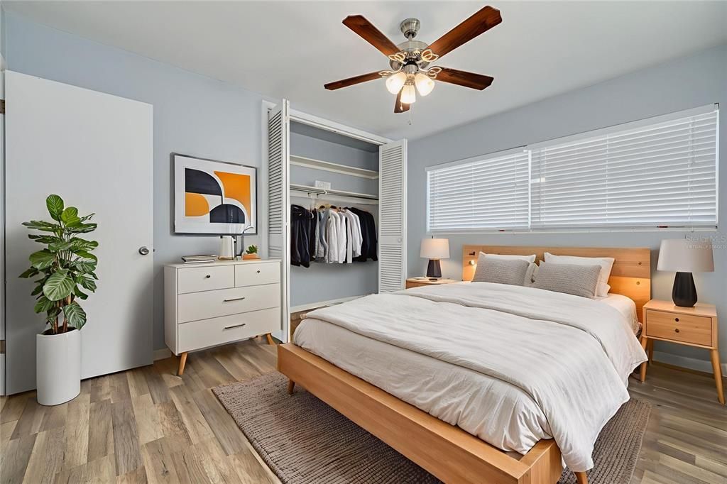 Active With Contract: $299,400 (2 beds, 1 baths, 1035 Square Feet)