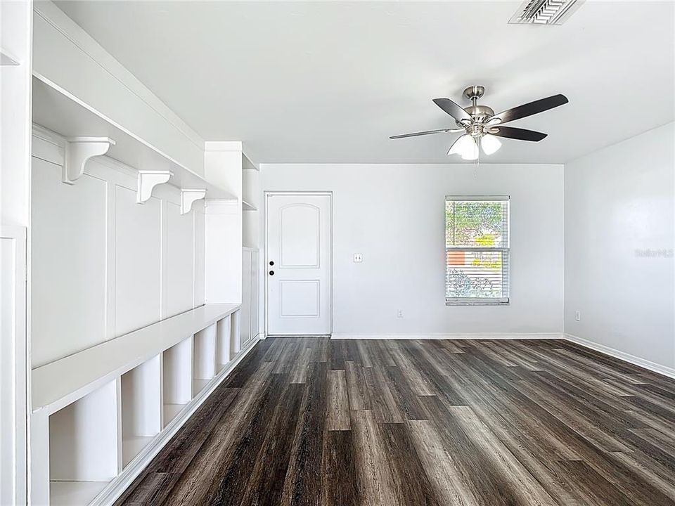 For Sale: $399,000 (3 beds, 2 baths, 1623 Square Feet)