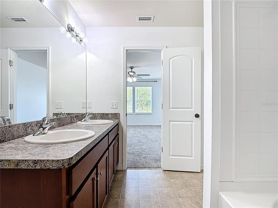 For Sale: $399,000 (3 beds, 2 baths, 1623 Square Feet)