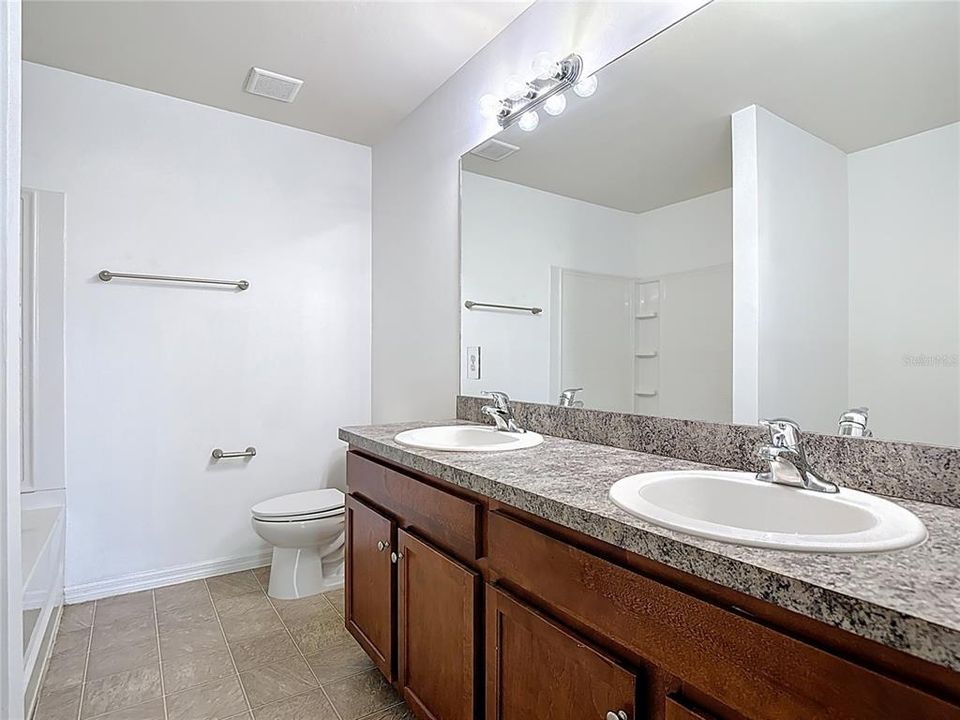 For Sale: $399,000 (3 beds, 2 baths, 1623 Square Feet)