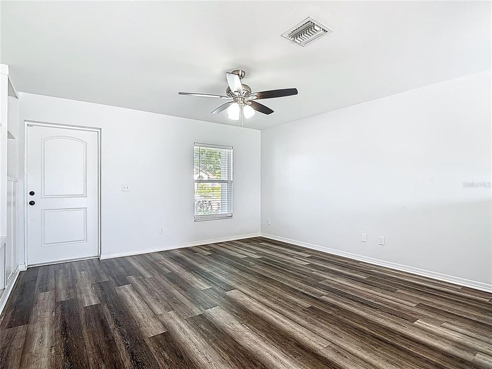 For Sale: $399,000 (3 beds, 2 baths, 1623 Square Feet)