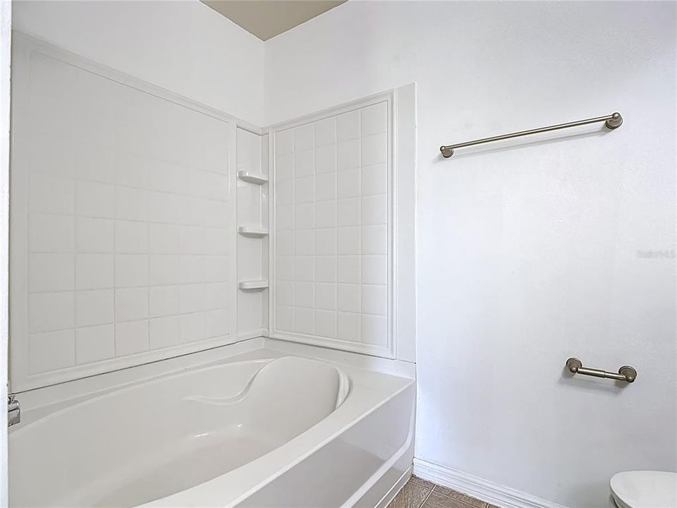 For Sale: $399,000 (3 beds, 2 baths, 1623 Square Feet)