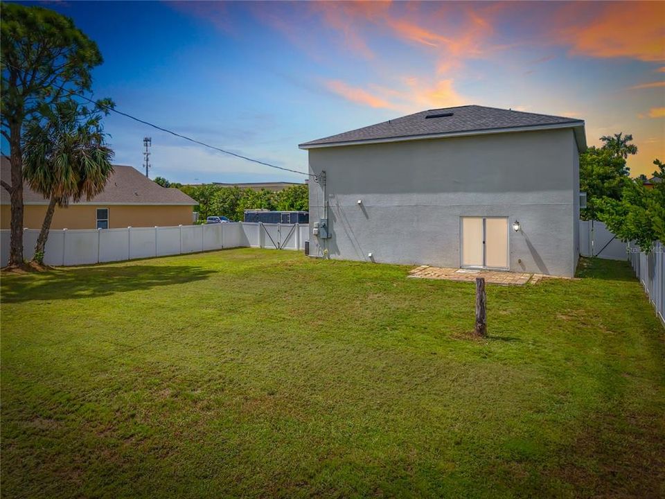 For Sale: $399,000 (3 beds, 2 baths, 1623 Square Feet)