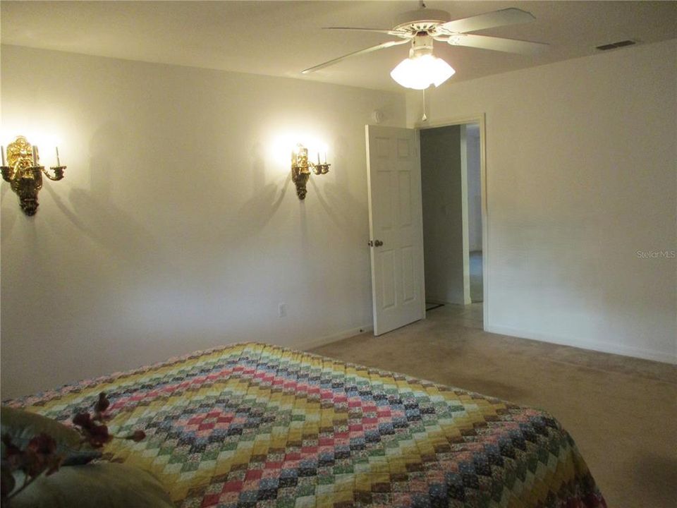 待售: $264,000 (3 贝兹, 2 浴室, 1760 平方英尺)