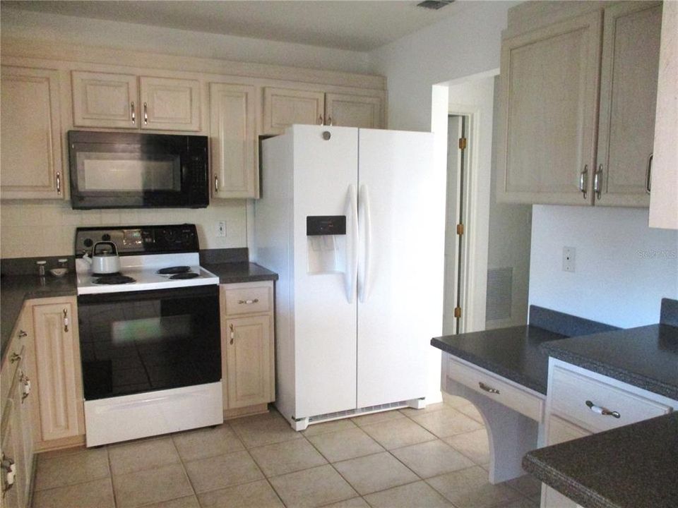 待售: $264,000 (3 贝兹, 2 浴室, 1760 平方英尺)