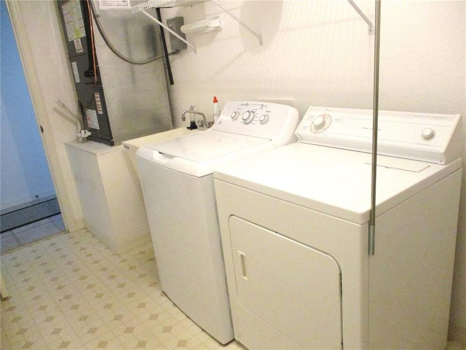 待售: $264,000 (3 贝兹, 2 浴室, 1760 平方英尺)