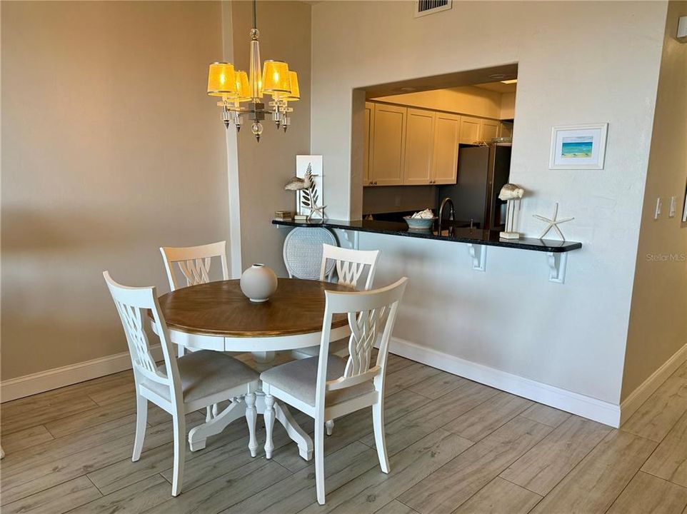 待售: $480,000 (2 贝兹, 2 浴室, 1158 平方英尺)