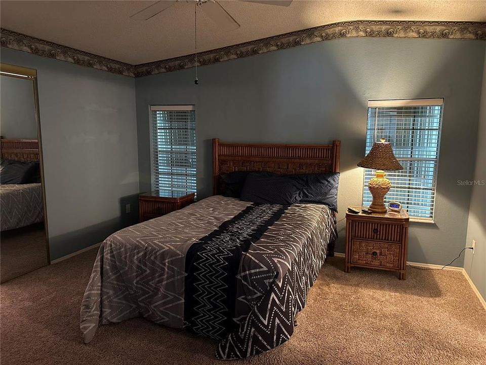 合同活跃: $145,000 (2 贝兹, 2 浴室, 1393 平方英尺)