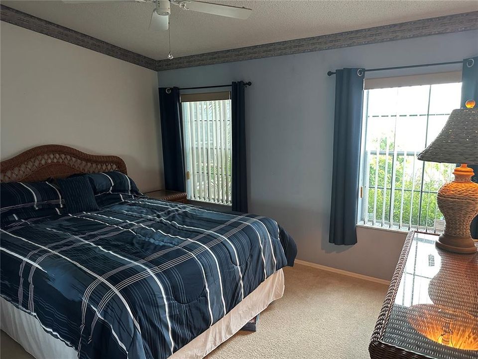 合同活跃: $145,000 (2 贝兹, 2 浴室, 1393 平方英尺)