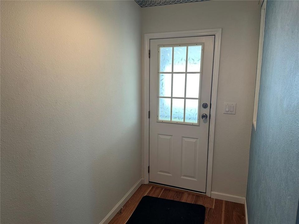 合同活跃: $145,000 (2 贝兹, 2 浴室, 1393 平方英尺)