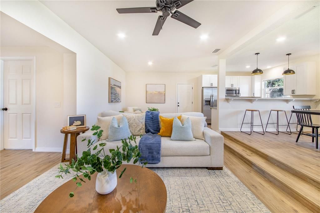 Active With Contract: $289,900 (4 beds, 2 baths, 1647 Square Feet)