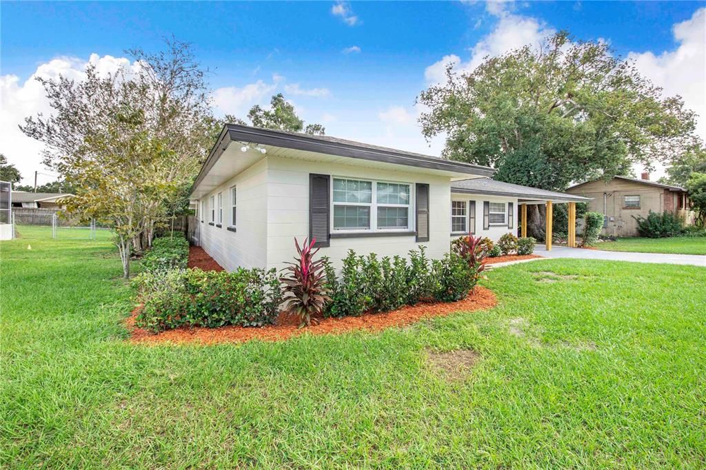 Active With Contract: $289,900 (4 beds, 2 baths, 1647 Square Feet)