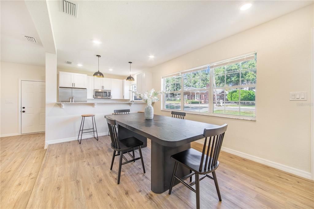 Active With Contract: $289,900 (4 beds, 2 baths, 1647 Square Feet)