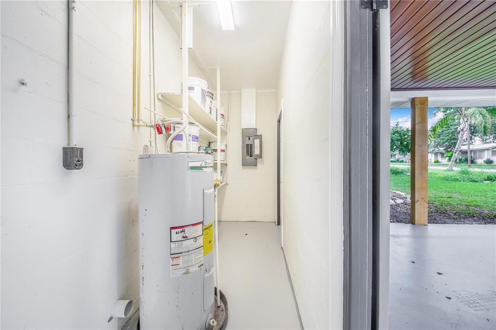 Active With Contract: $289,900 (4 beds, 2 baths, 1647 Square Feet)