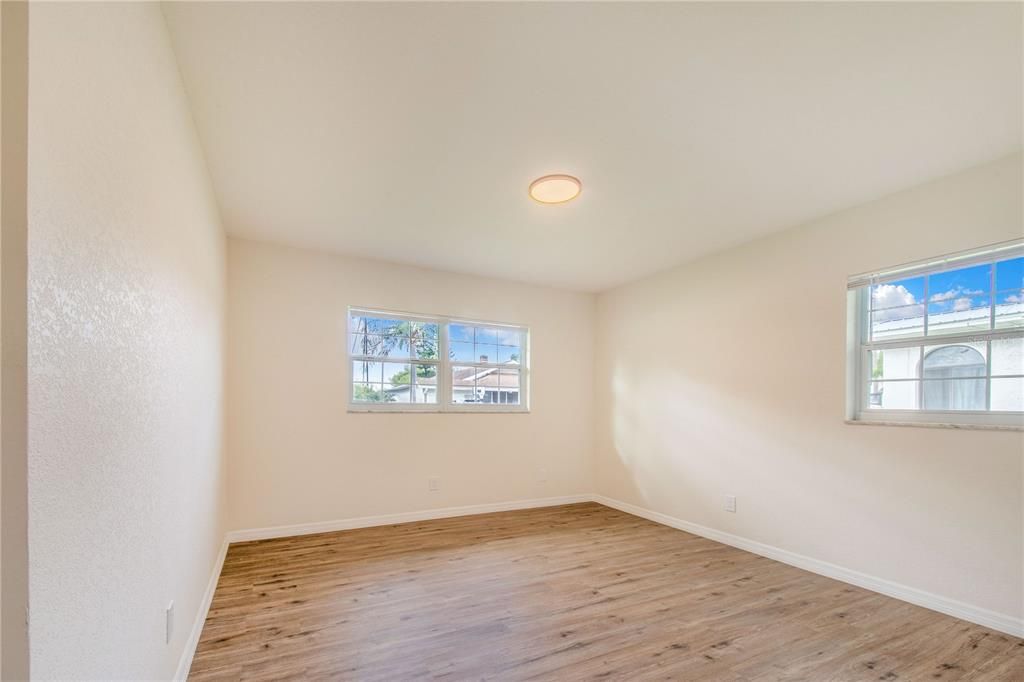 Active With Contract: $289,900 (4 beds, 2 baths, 1647 Square Feet)