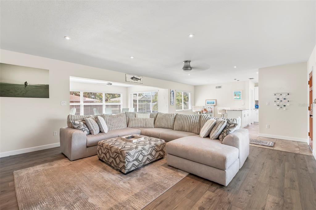 En Venta: $495,000 (2 camas, 2 baños, 1467 Pies cuadrados)