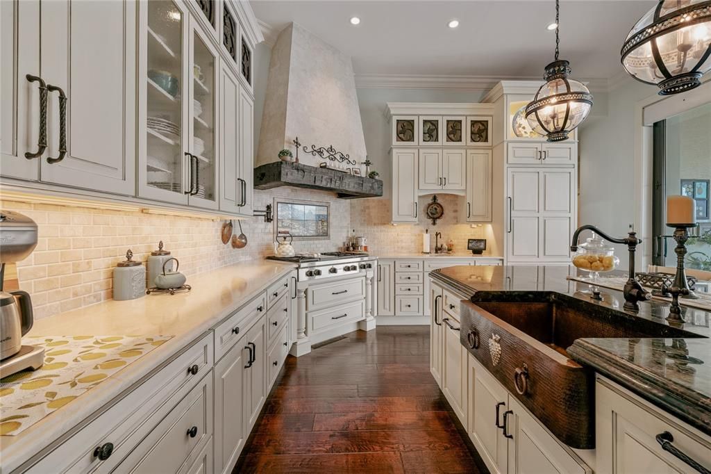 На продажу: $8,200,000 (3 спален, 3 ванн, 4658 Квадратных фут)