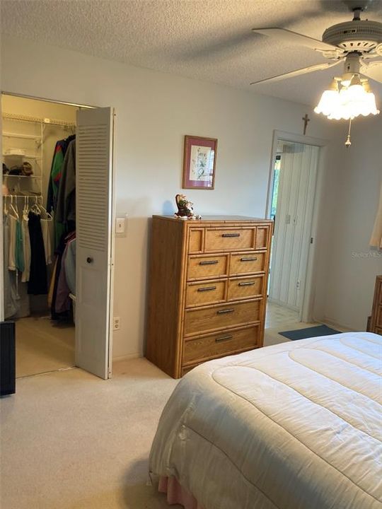 For Sale: $159,500 (2 beds, 2 baths, 1235 Square Feet)