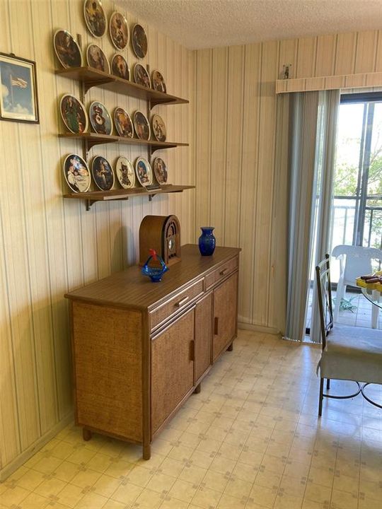 For Sale: $159,500 (2 beds, 2 baths, 1235 Square Feet)