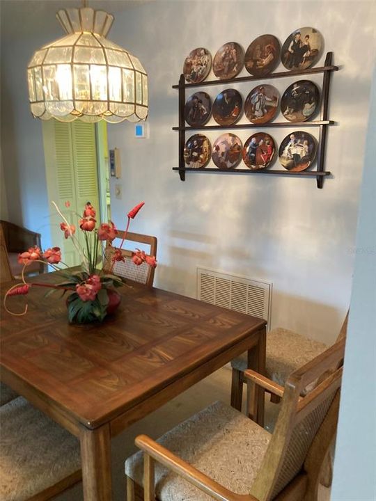 For Sale: $159,500 (2 beds, 2 baths, 1235 Square Feet)