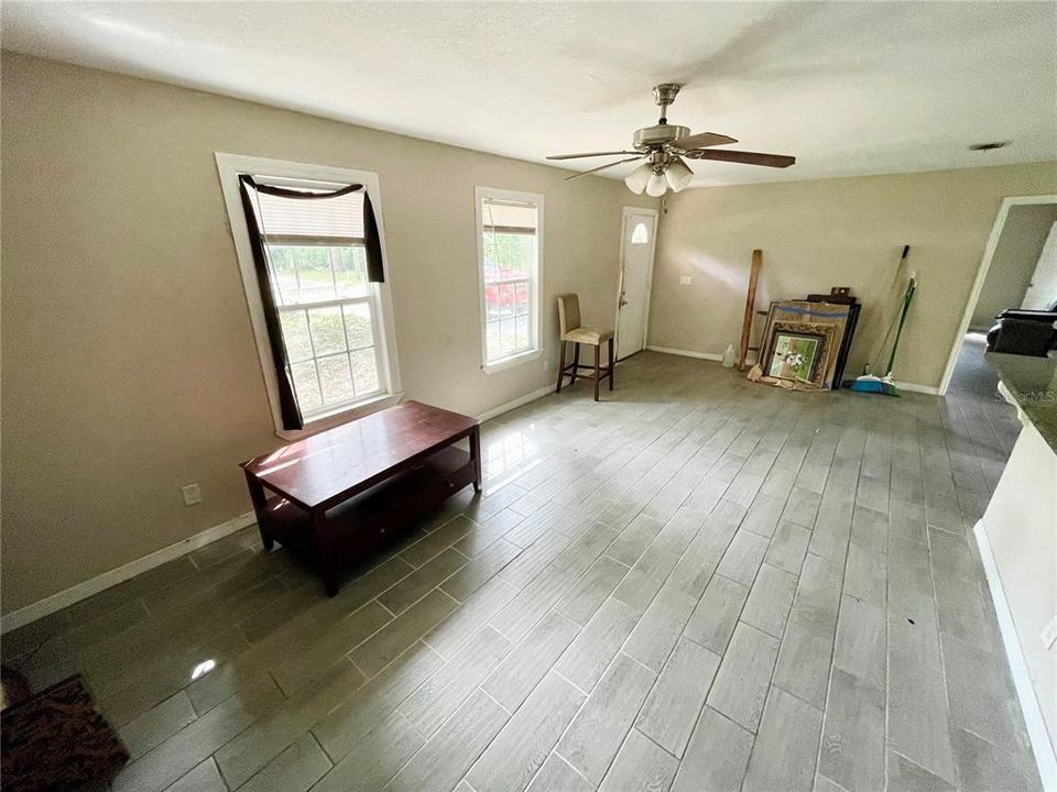 For Sale: $205,000 (3 beds, 2 baths, 1416 Square Feet)