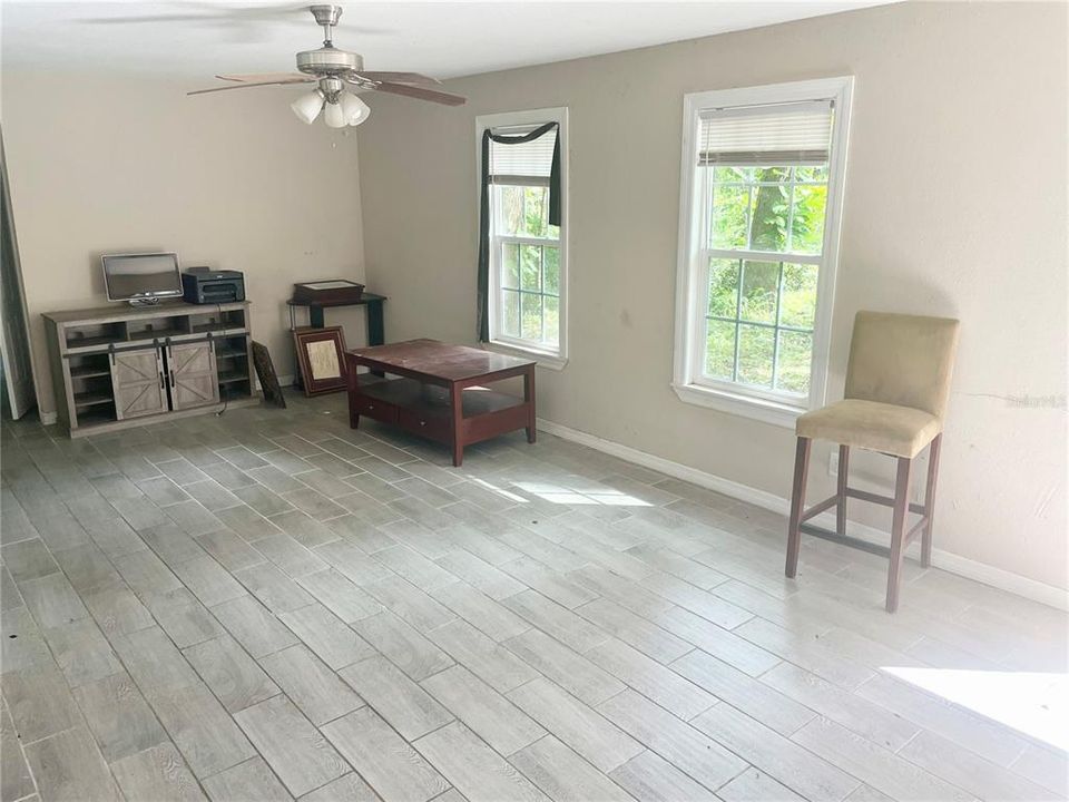 For Sale: $205,000 (3 beds, 2 baths, 1416 Square Feet)