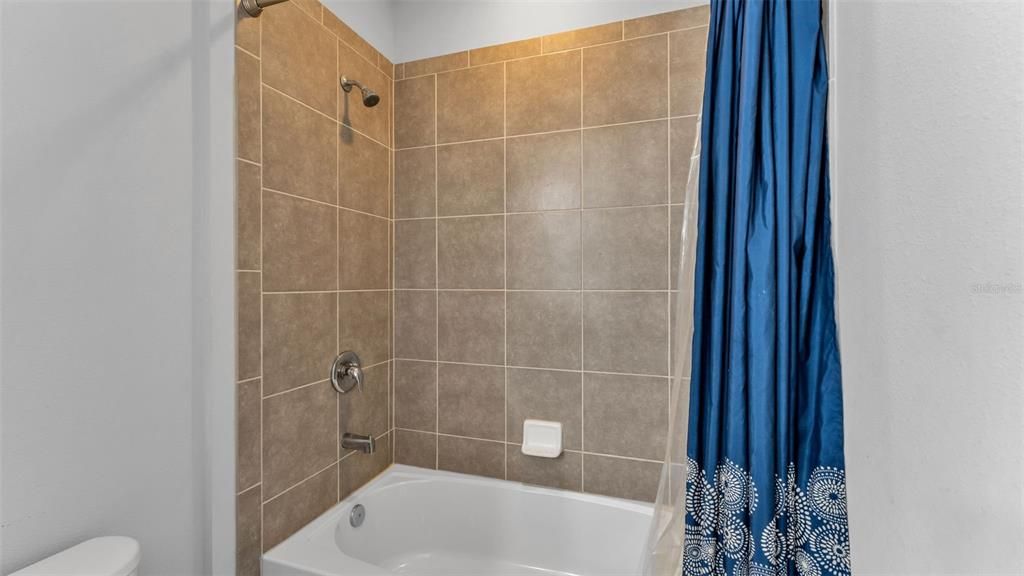 На продажу: $799,999 (5 спален, 4 ванн, 3577 Квадратных фут)