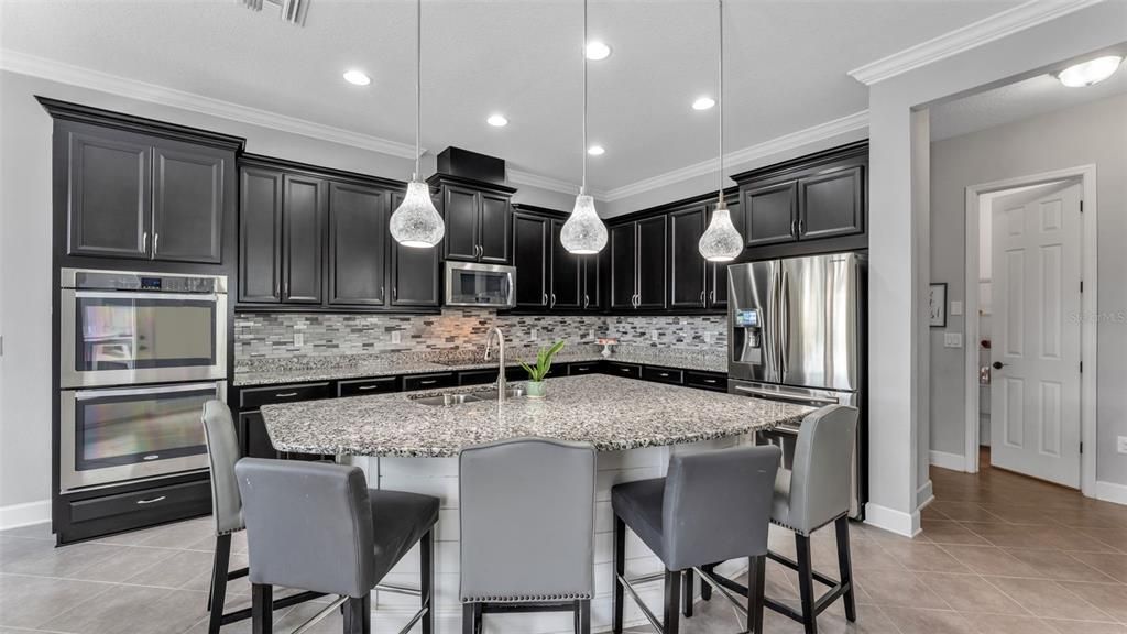 На продажу: $799,999 (5 спален, 4 ванн, 3577 Квадратных фут)