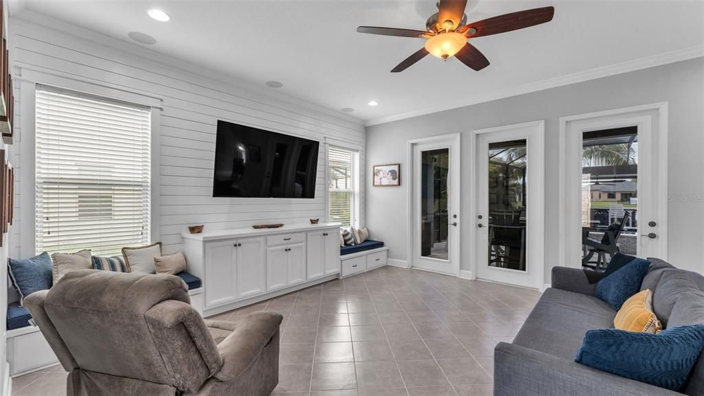 На продажу: $799,999 (5 спален, 4 ванн, 3577 Квадратных фут)