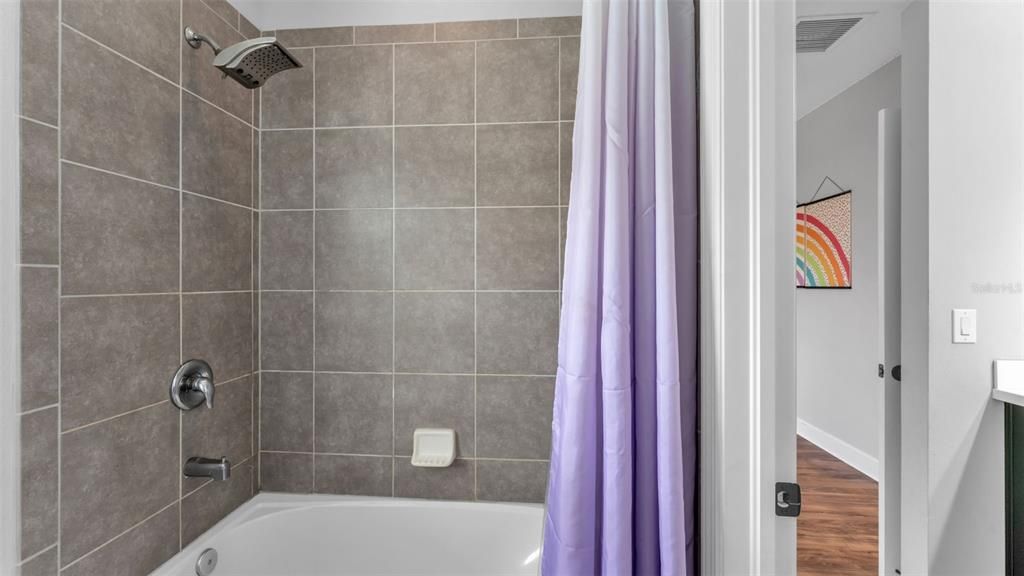 На продажу: $799,999 (5 спален, 4 ванн, 3577 Квадратных фут)