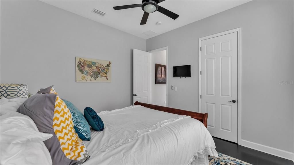 На продажу: $799,999 (5 спален, 4 ванн, 3577 Квадратных фут)