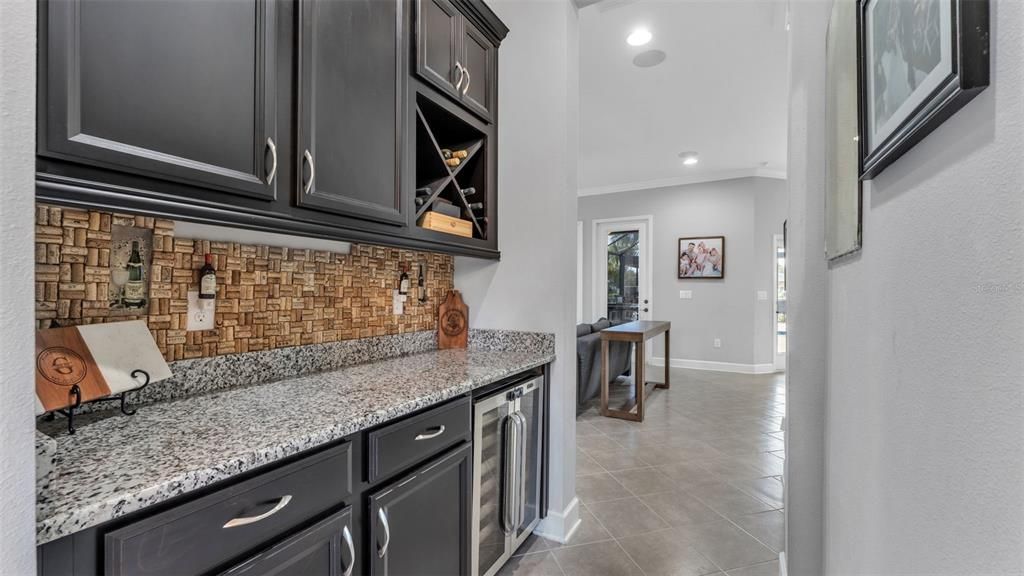 На продажу: $799,999 (5 спален, 4 ванн, 3577 Квадратных фут)