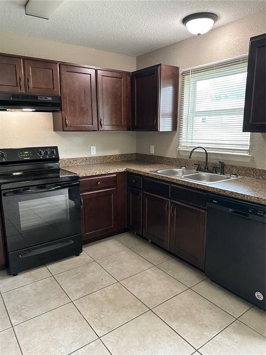 En Venta: $214,900 (3 camas, 2 baños, 1332 Pies cuadrados)