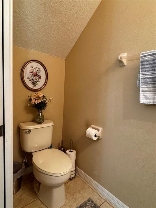 For Sale: $224,000 (2 beds, 2 baths, 1144 Square Feet)